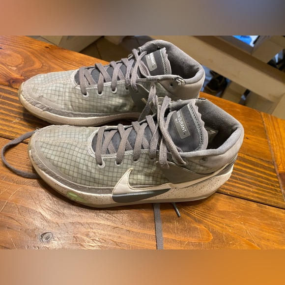 Nike Kevin Durant No.7 Basketball Shoes Size 9.5 Men’s - Picture 2 of 3